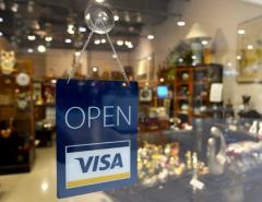 Квартальная выручка Visa выросла на 19%, прибыль - почти на треть