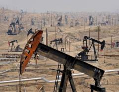 Страны ОПЕК+ продлили сокращение добычи нефти до июня