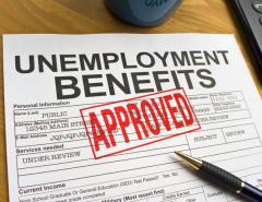 Число еженедельных заявок на пособие по безработице в США неожиданно снизилось