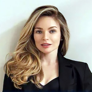 Юлия Попова