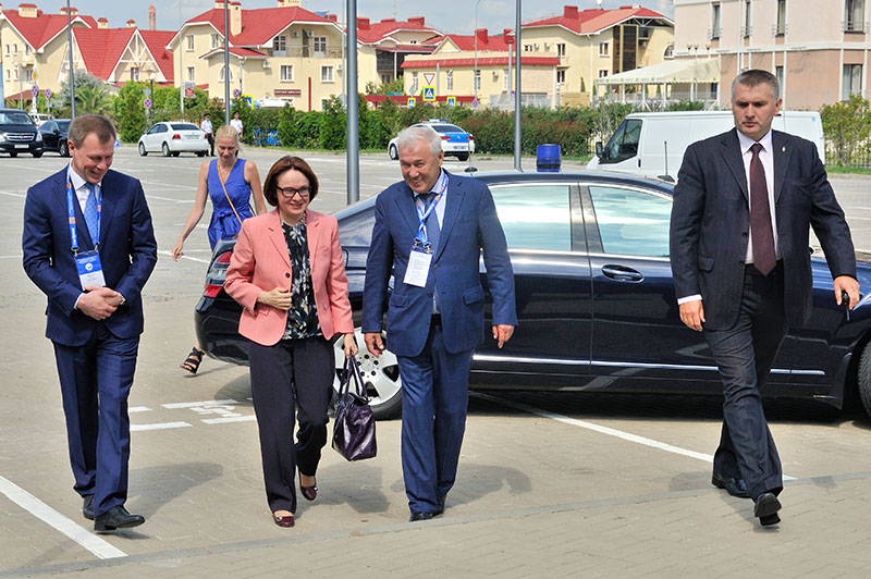 Сочи. Отель Radisson Blu Paradise Resort & Spa. XIV Международный банковский форум Банки России XXI век. Эльвира Набиуллина и Анатолий Аксаков