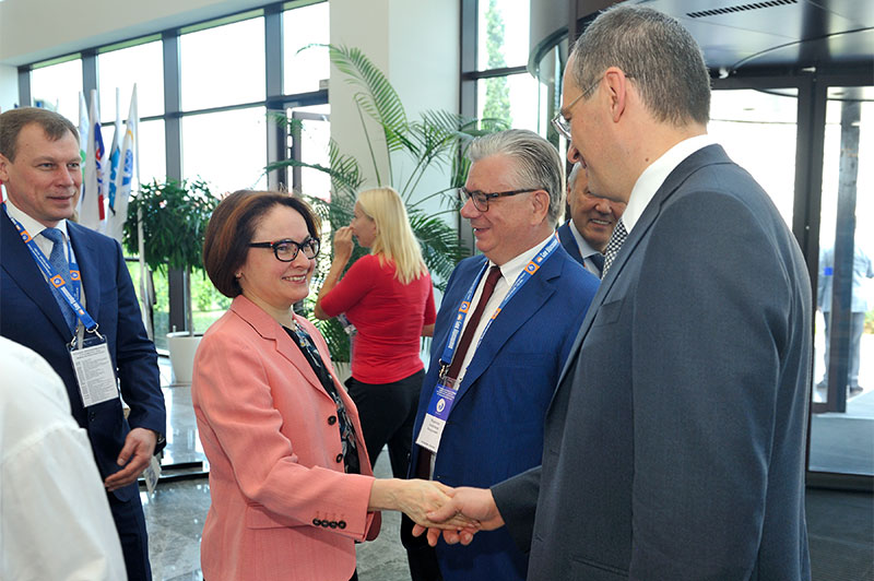 Сочи. Отель Radisson Blu Paradise Resort & Spa. XIV Международный банковский форум Банки России XXI век. Эльвира Набиуллина, Александр Мурычев и Михаил Сухов