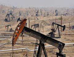 Цены на нефть упали более чем на 20% после провала переговоров ОПЕК+, повлекших ценовую войну