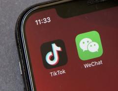 Трамп запретил американцам иметь дело с владельцами WeChat и TikTok