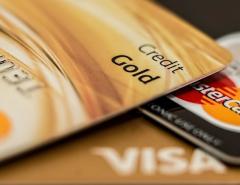 Банки увидели угрозу кредитным картам из-за штрафов за навязанные услуги