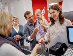 ЦБ РФ рекомендовал банкам установить лимиты на снятие наличных через кассы магазинов