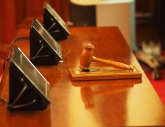 Суд приостановил действие антиковидных требований администрации Байдена на рабочем месте
