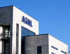 Инвесторов притягивает растущий бизнес голландского производителя микрочипов ASML