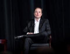 Маск продал акции Tesla почти на семь миллиардов долларов
