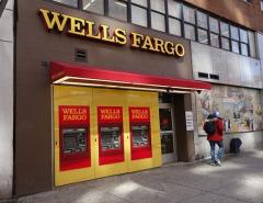 Прибыль Wells Fargo упала на 50% из-за увеличения резервов и роста затрат