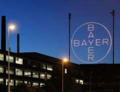Bayer сократил квартальную чистую прибыль на треть