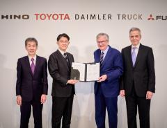 Toyota объединит производство грузовиков с Daimler Truck на фоне роста продаж в Азии