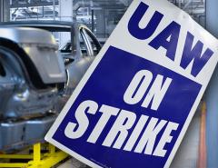 Влияние забастовки профсоюза UAW на автомобильные компании и отрасль