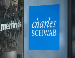Квартальная чистая прибыль Charles Schwab упала в 1,9 раза