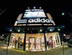 Adidas сообщила о растущем спросе на свою продукцию