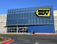 Best Buy сократила прогноз по продажам в преддверии праздничного сезона