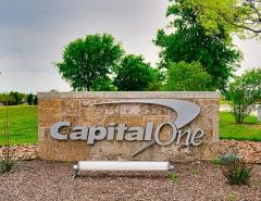 Акции Discover Financial выросли на фоне сделки с Capital One на $35 млрд