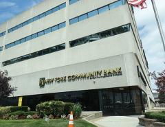 Группа инвесторов вложит более $1 млрд в акции New York Community Bancorp