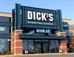 Dick’s Sporting Goods прогнозирует непростой год на фоне страхов перед рецессией