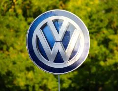 Прибыль Volkswagen упала из-за слабых продаж и торговых барьеров
