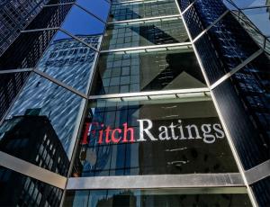 Fitch понизило рекордное количество суверенных рейтингов из-за коронавируса