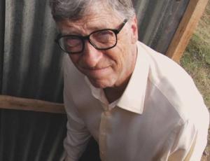 Билл Гейтс возмущен теориями заговора, обвиняющими его в разработке вируса COVID-19