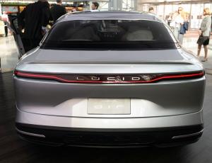 Конкурент Tesla Lucid Motors выходит на биржу