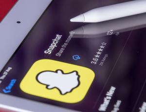 Владелец приложения Snapchat получил первую прибыль в истории