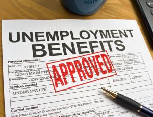 Еженедельные заявки на пособие по безработице в США растут, рынок труда остается напряженным