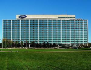 Ford вернулся к чистой прибыли в IV квартале