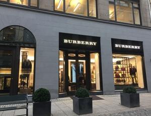 Burberry восстанавливает позиции на рынке предметов роскоши